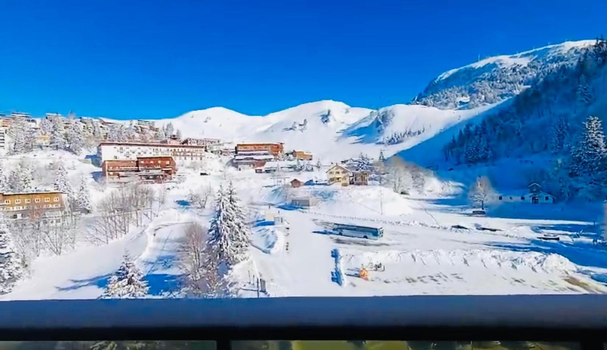 Appartement Lou Pied De Piste Chamrousse Exterior photo